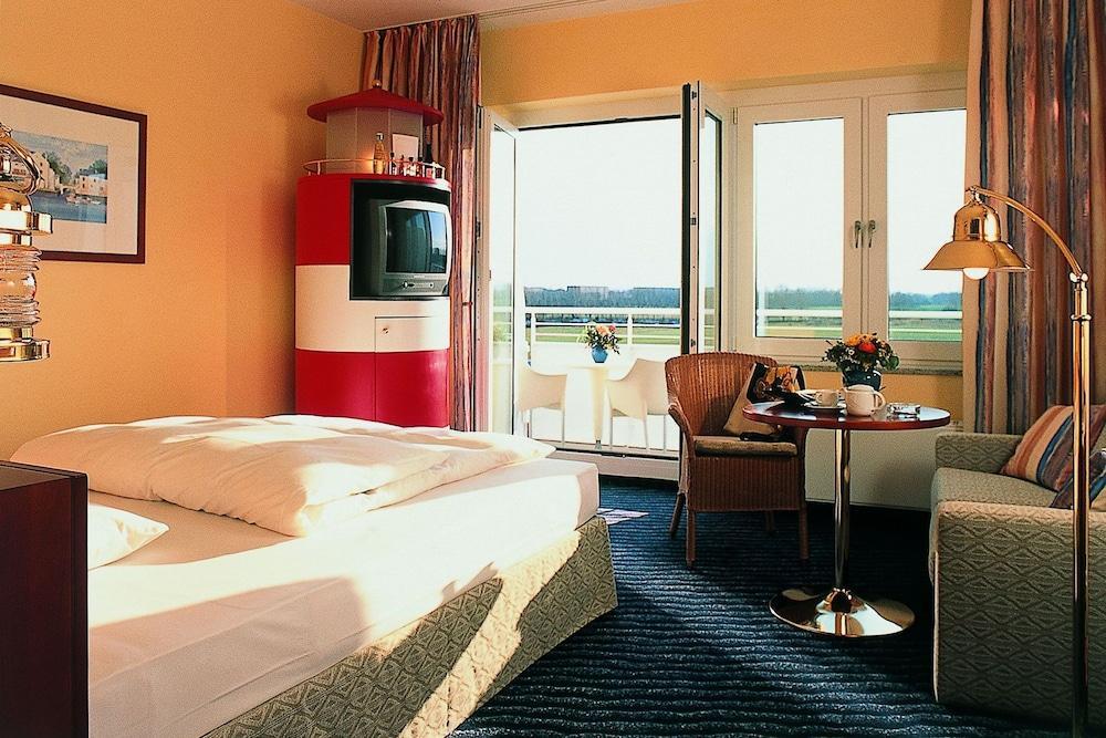 Wyndham Stralsund Hansedom Экстерьер фото