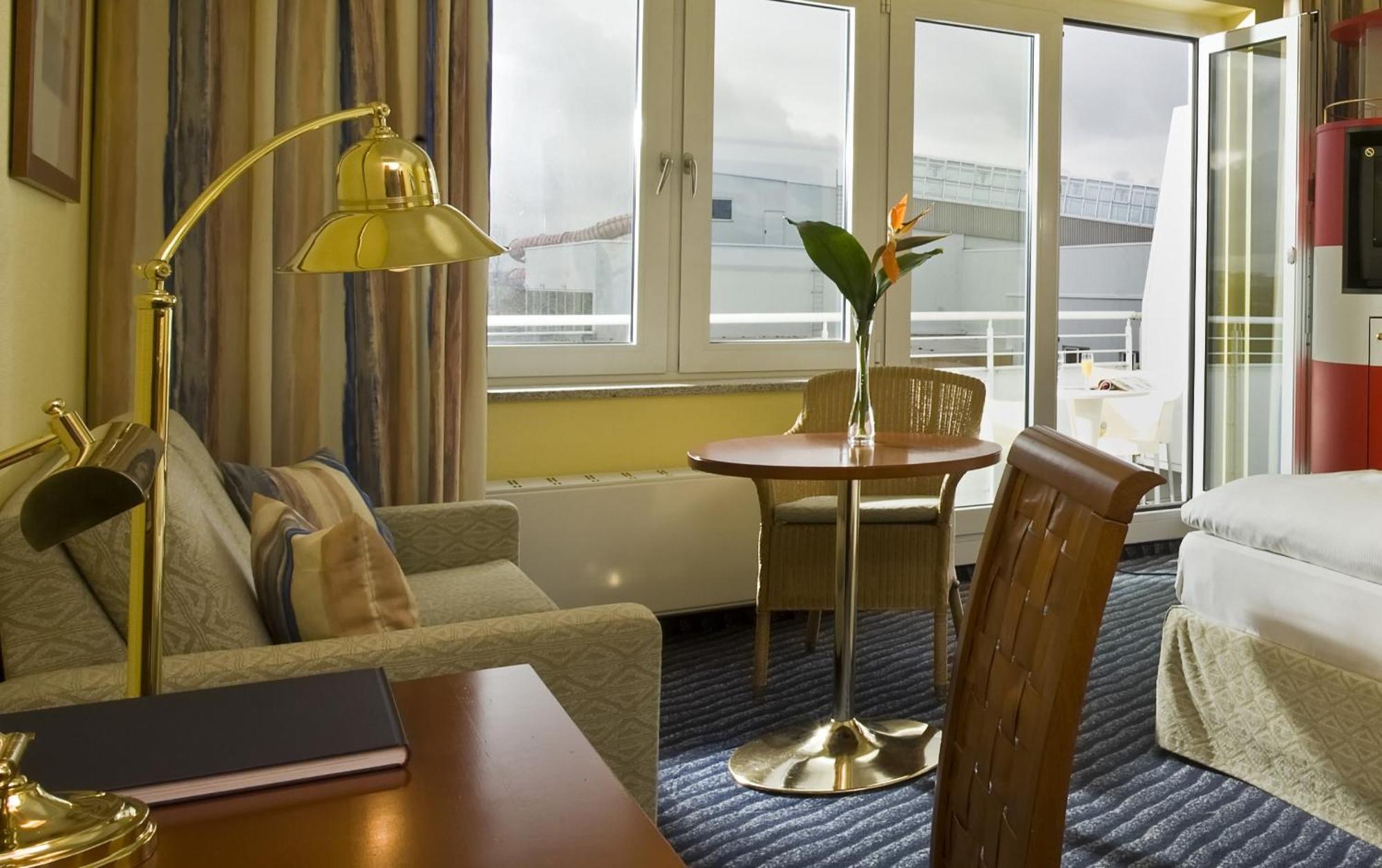 Wyndham Stralsund Hansedom Экстерьер фото