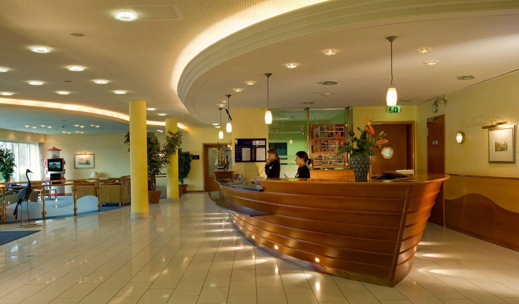 Wyndham Stralsund Hansedom Экстерьер фото