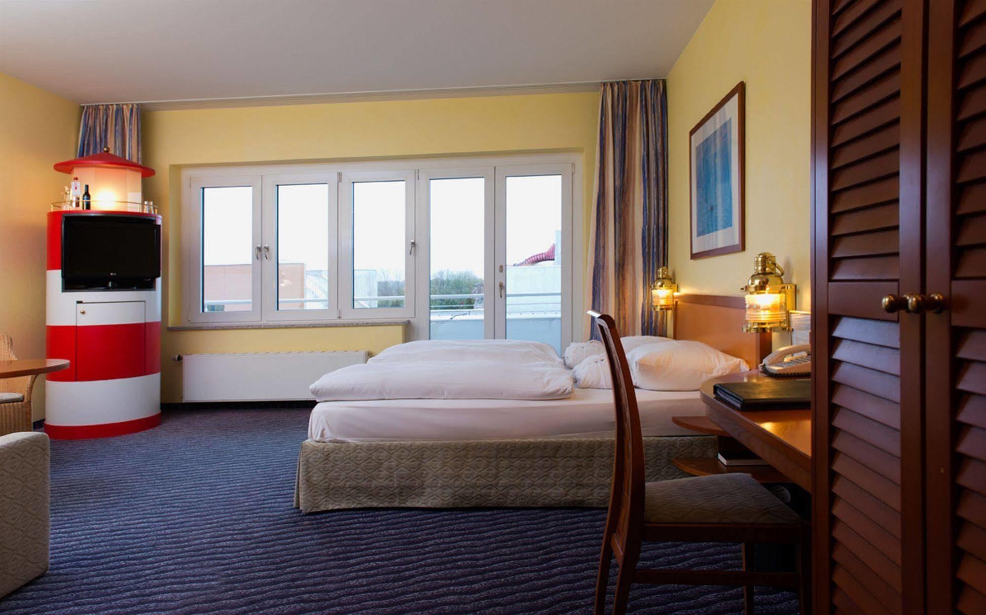 Wyndham Stralsund Hansedom Экстерьер фото